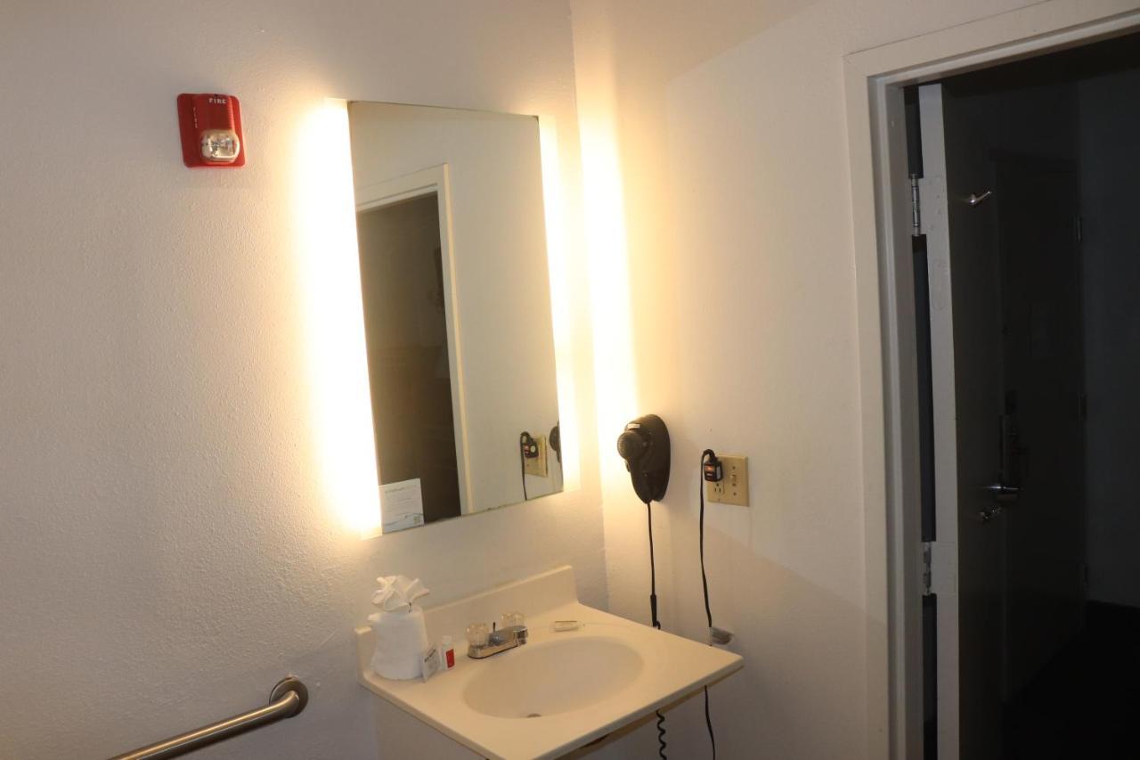 ฮาวเวิร์ด จอห์นสัน บาย วินด์แฮม ทิฟตัน Hotel ทิฟทัน ภายนอก รูปภาพ
